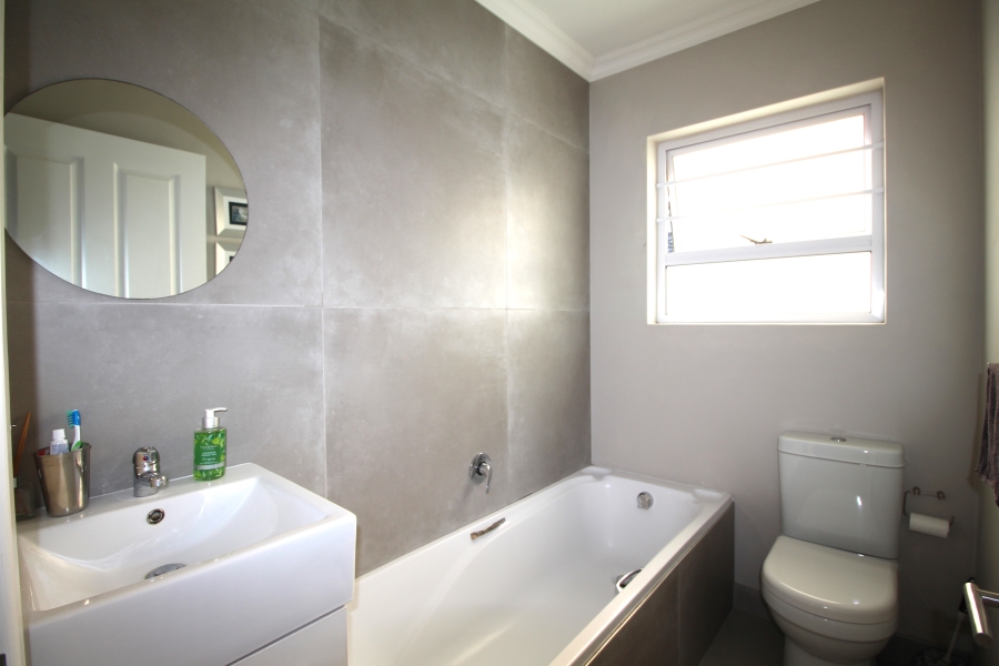 3 Bedroom Property for Sale in Nahoon Valley Park Eastern Cape